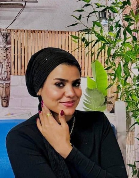 Farida, 35, Sansa