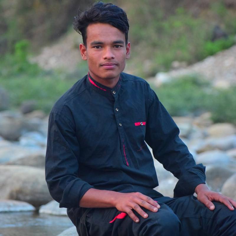 tajib, 27, La Pche
