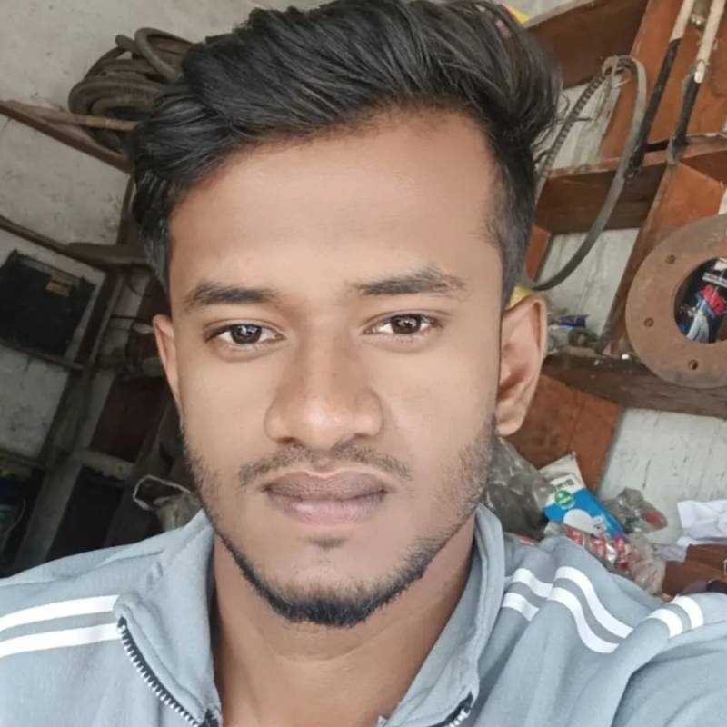 Nazmul, 24, Saintjulienengenevois