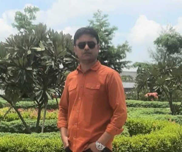 Mojumder, 43, Garissa