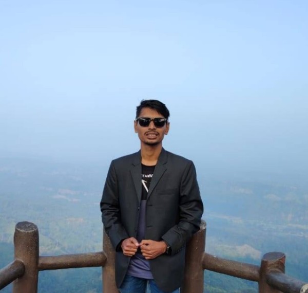 Tahsan, 26, Horsell