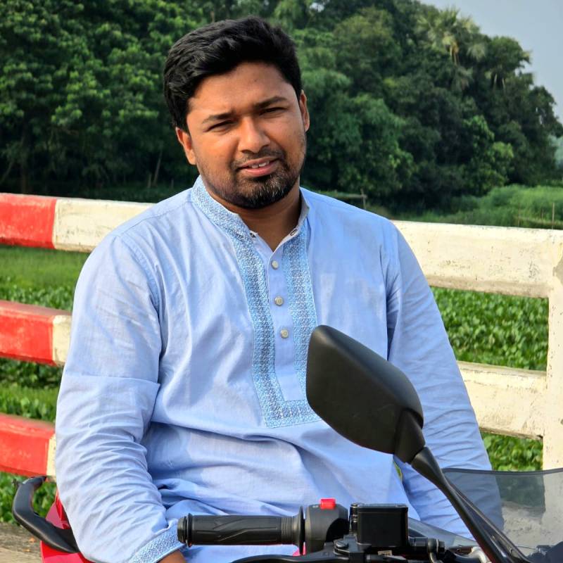 Fakrul, 36, Oyem