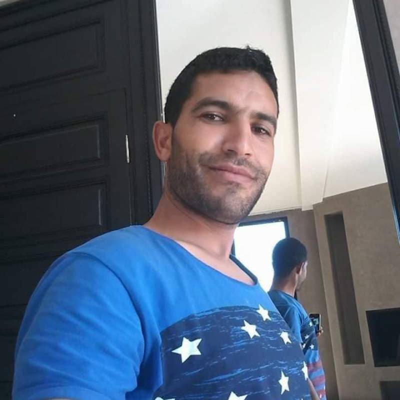 Zouhir, 41, Bezler
