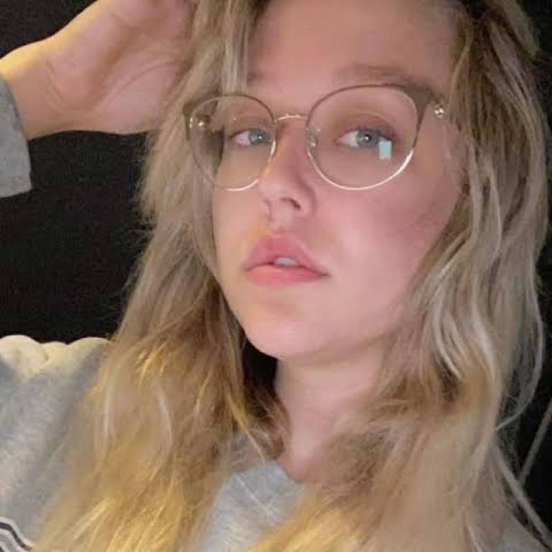 Amelia, 28, Campamento