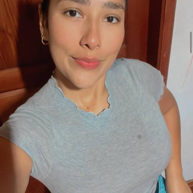 Laura, 41, East Sussex