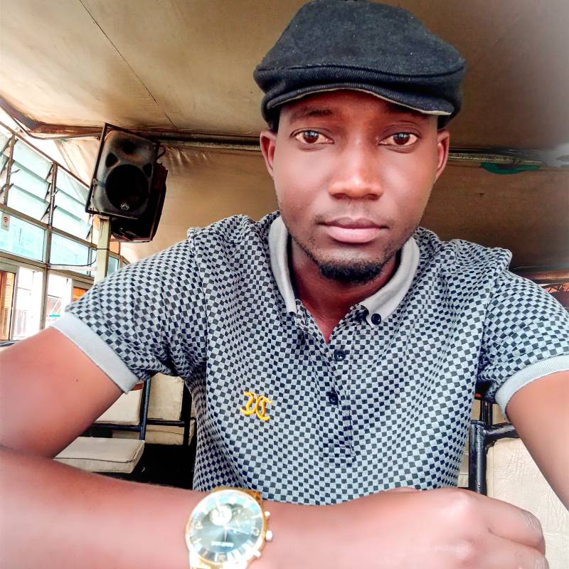 Dennis, 24, Hengken