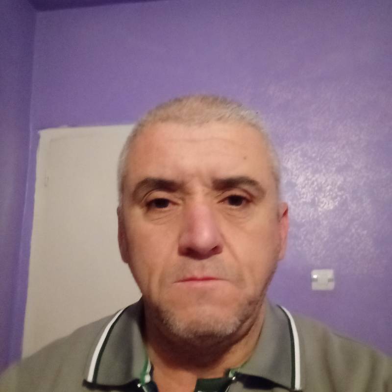 Dahmnosx, 51, Betmangala