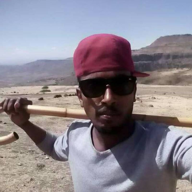 Yonas, 36, Marauatpur