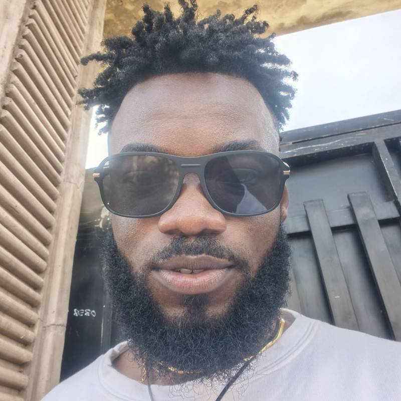 Manuel, 31, Vilandai