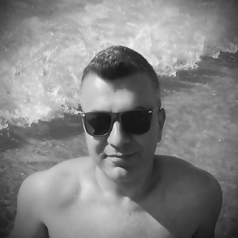 Roro, 41, Sirikonda