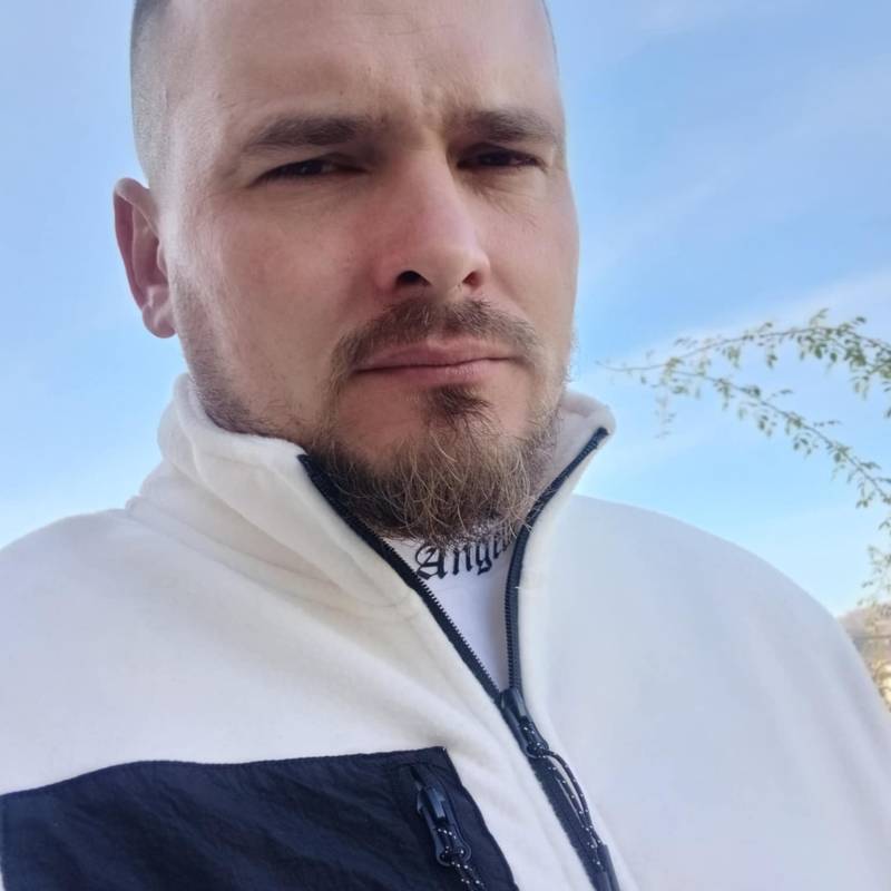 Alexandru, 37, Tchindjendje