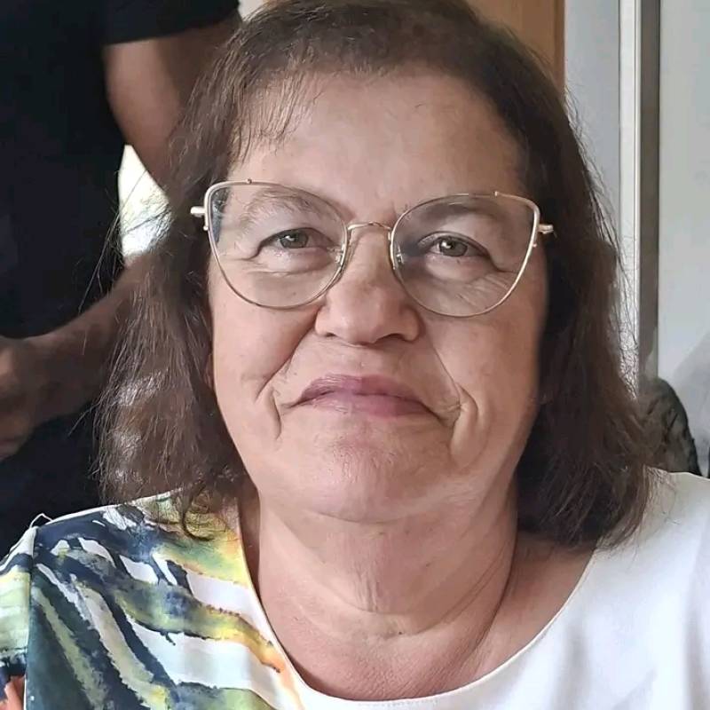 Rosine  costa, 72, Hobegong