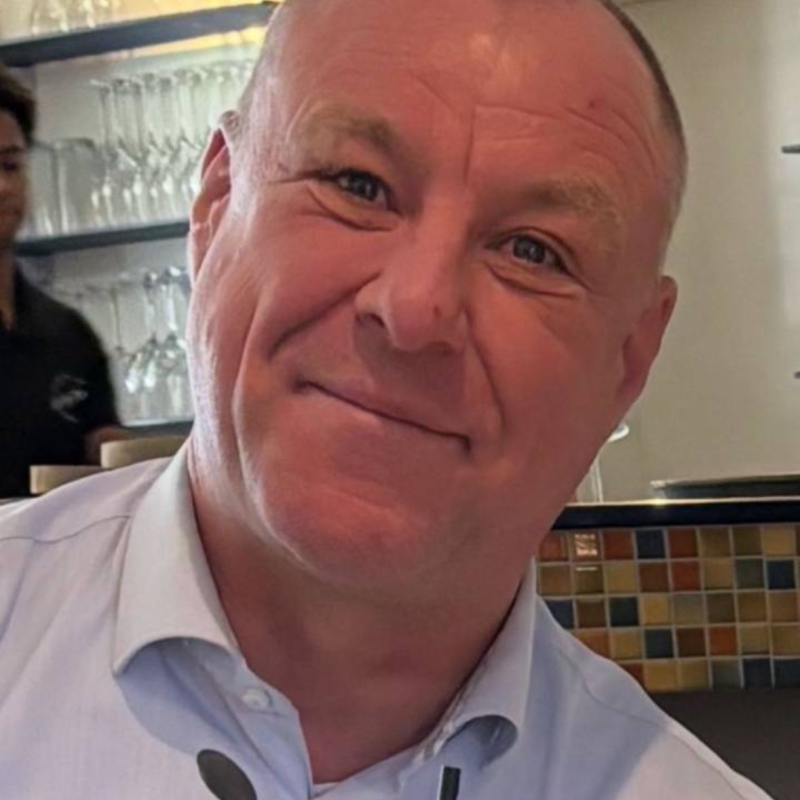 Ikarus, 52, Alandatte