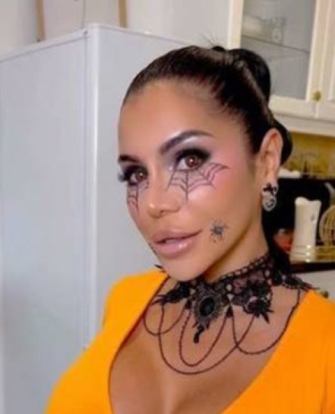 Annie’s, 28, Piravanthr
