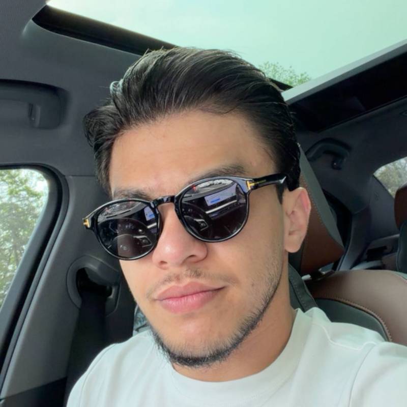 Hojiakbar, 26, Wilmette