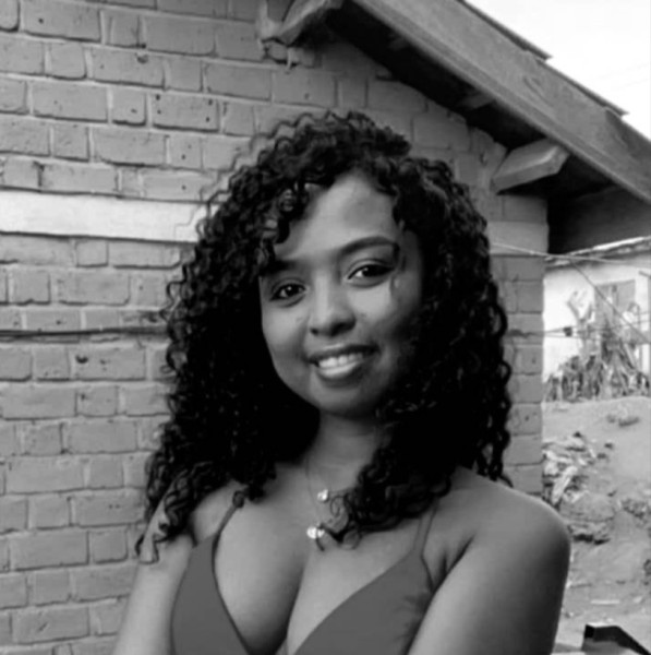 Essia, 32, Warminster