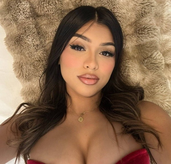 Amanda Smith, 30, Vicncia