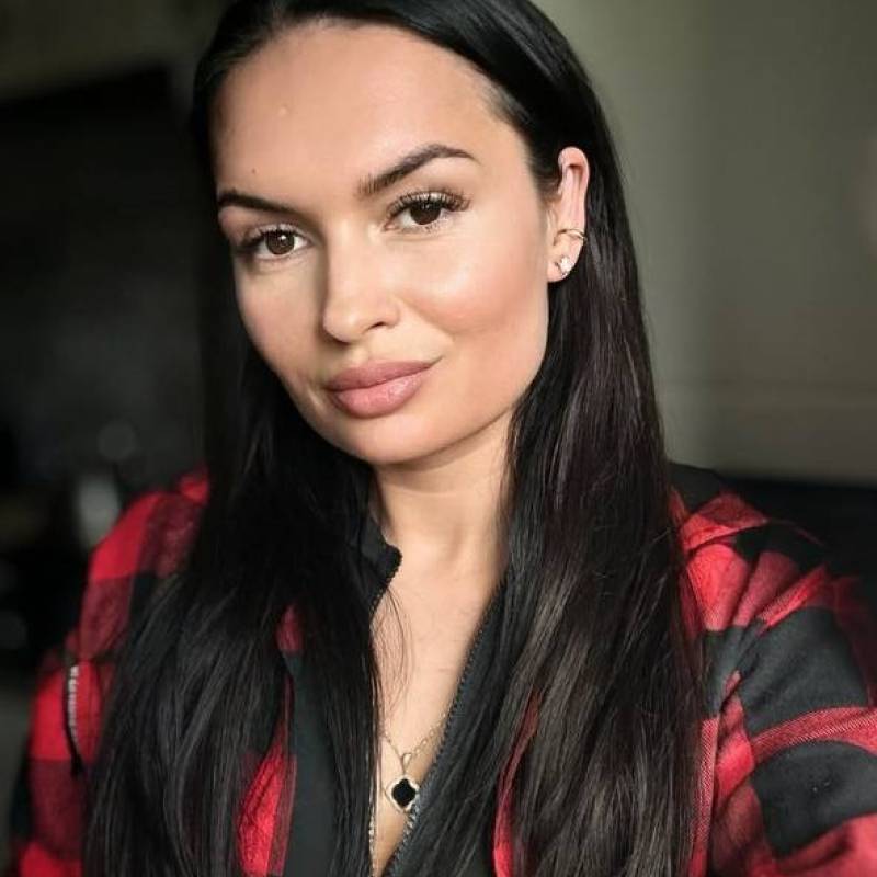yulia, 39, Sahit