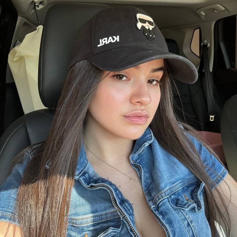 crystal, 28, Riyadul