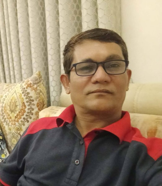 Sujon, 46, Bernay