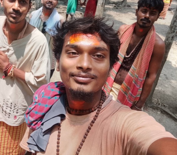Bikesh, 26, Diyadin