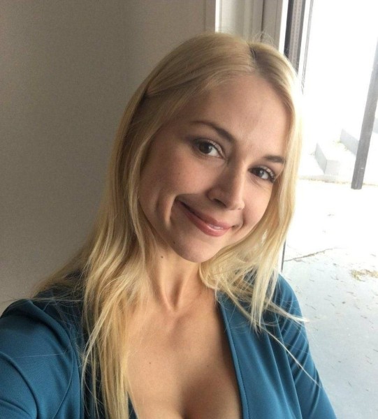 bella, 45, Mendi