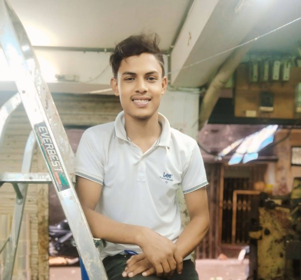 R M Imran, 25, Elmas