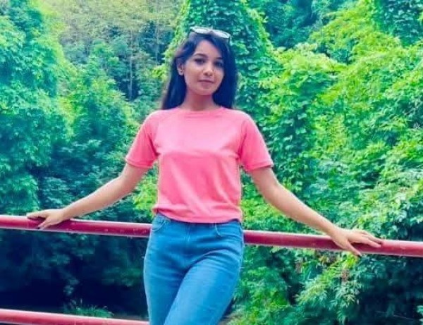 Annisha, 19, Jale