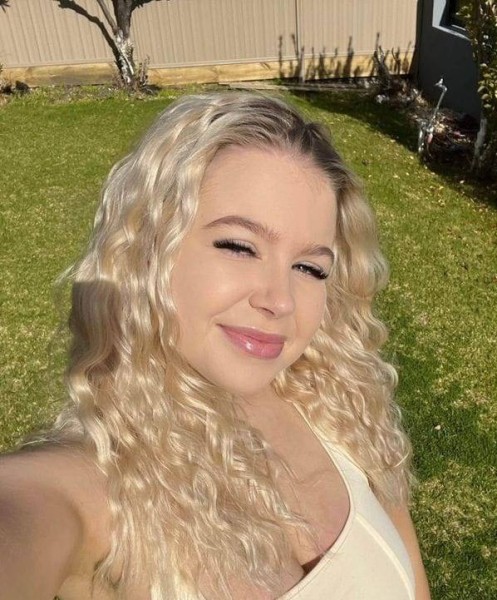 Mai Makova, 37, Vienne