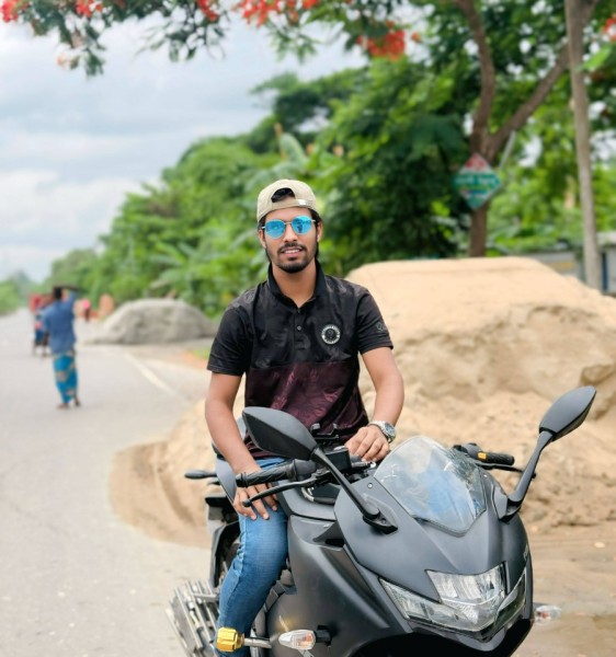 IMRAN, 23, Sint Willebrord