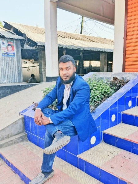 Mahamud, 30, Tacan