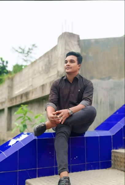 MD Nur, 36, Markovci