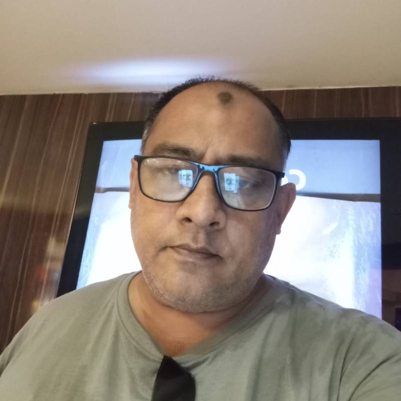 Shuvo, 46, Banak