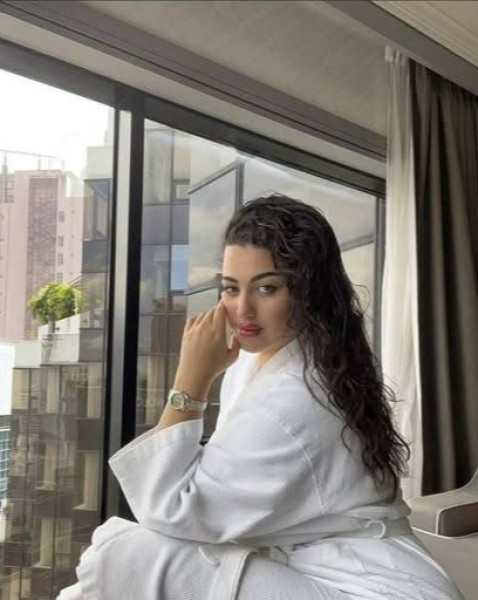 Eliza, 28, East Providence