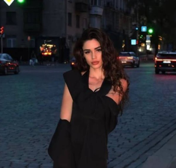 alona, 35, Senegal