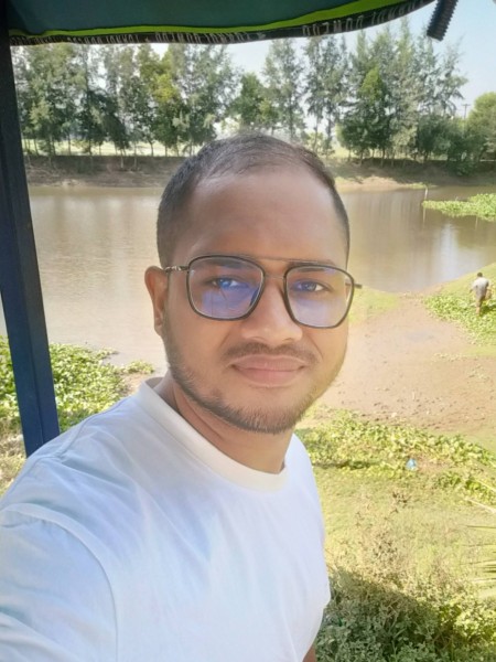 MD Alamgir, 29, Kirkby In Ashfield