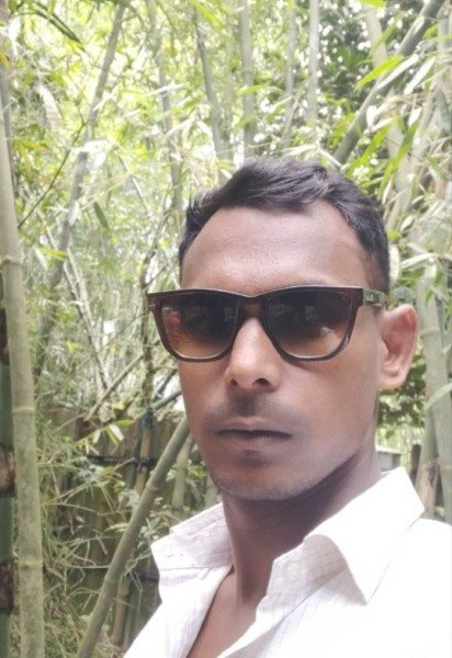 Alom, 25, Sanankoro Djitoumou