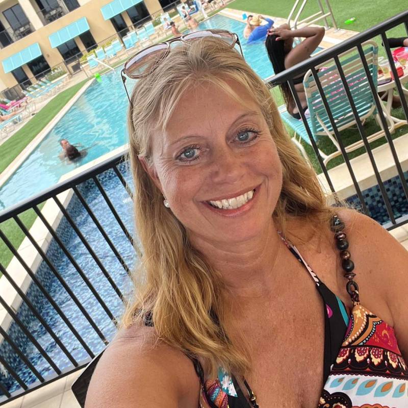 bonnie, 40, Kuwai