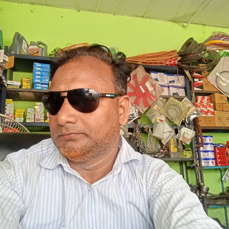 Yusof, 41, Cyprus