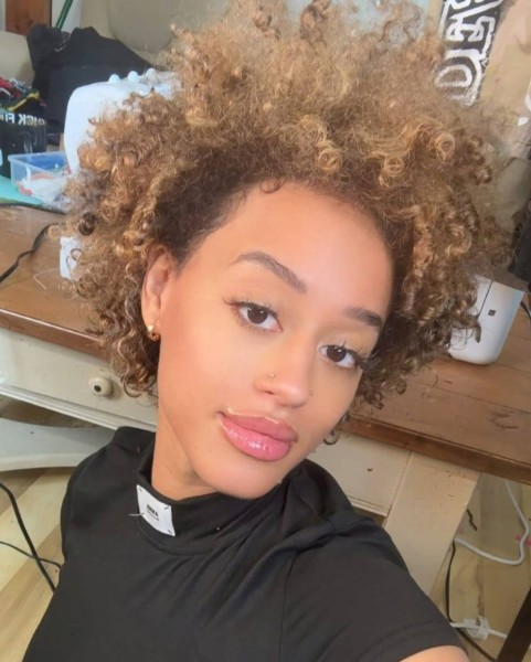 Linda, 53, Calvizzano