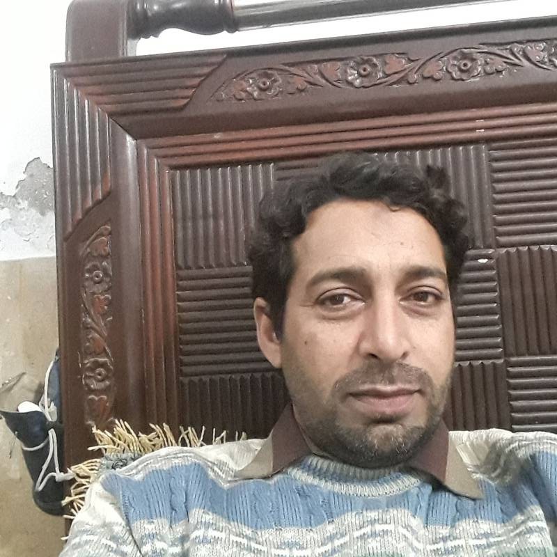Aamir, 34, Stratford