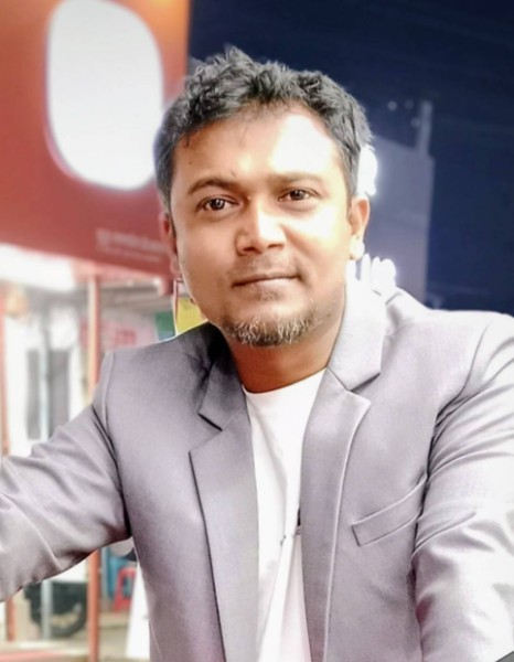 Nasir, 37, Op Sobuj