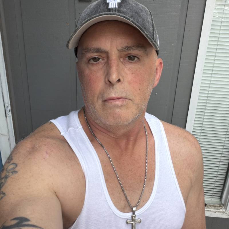 Kenneth, 57, Oman