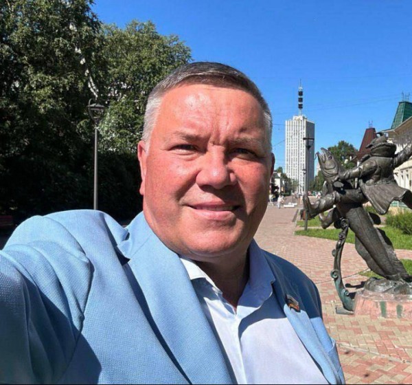 JOHN, 57, Embuguau
