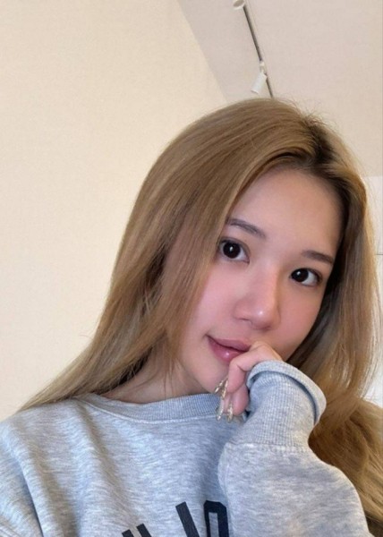 Rose, 26, Belsand