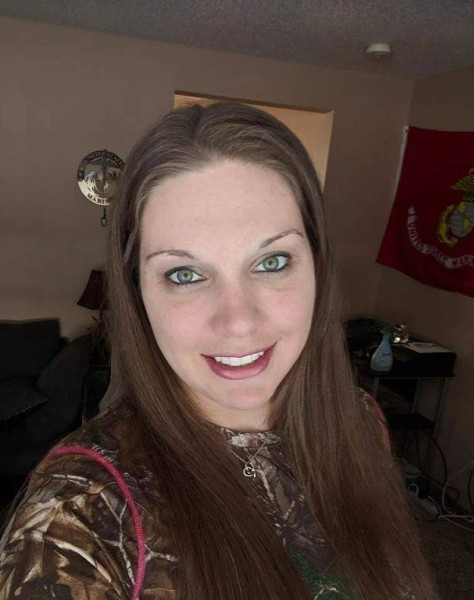 Laura, 39, Eden