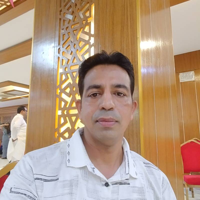 Omar, 37, Ermik