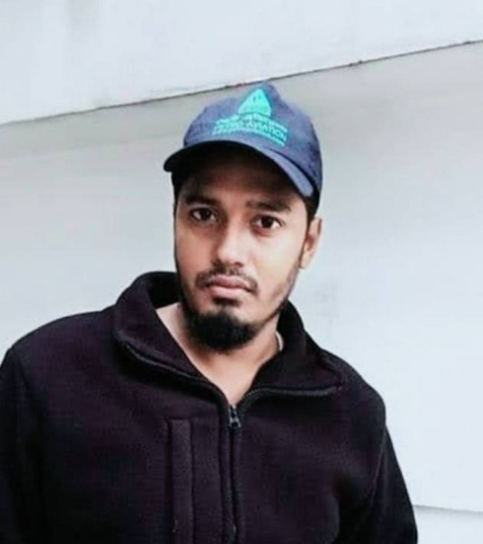 Hossain, 20, Godom