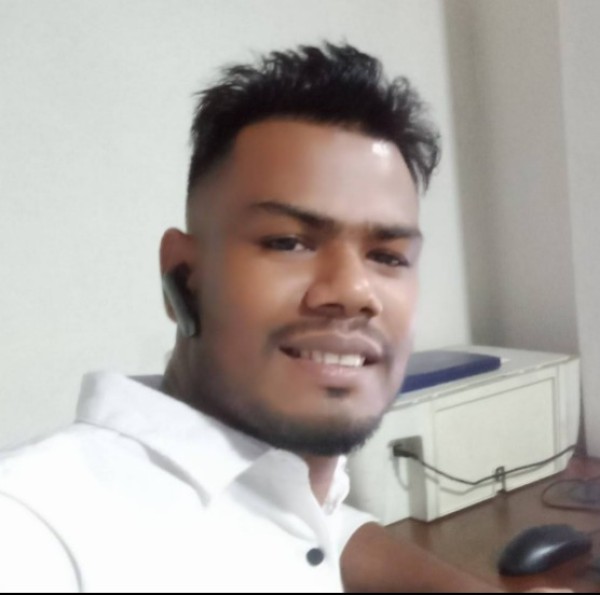 Somrat Sahajahan, 31, San Fructuoso De Bags