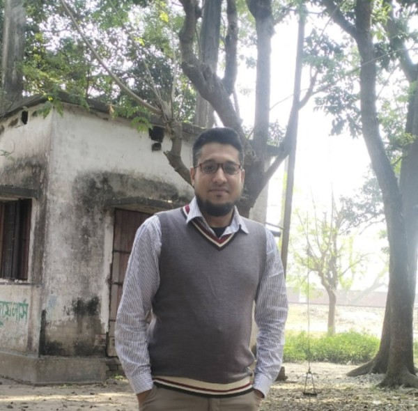 Fardous, 31, Togo